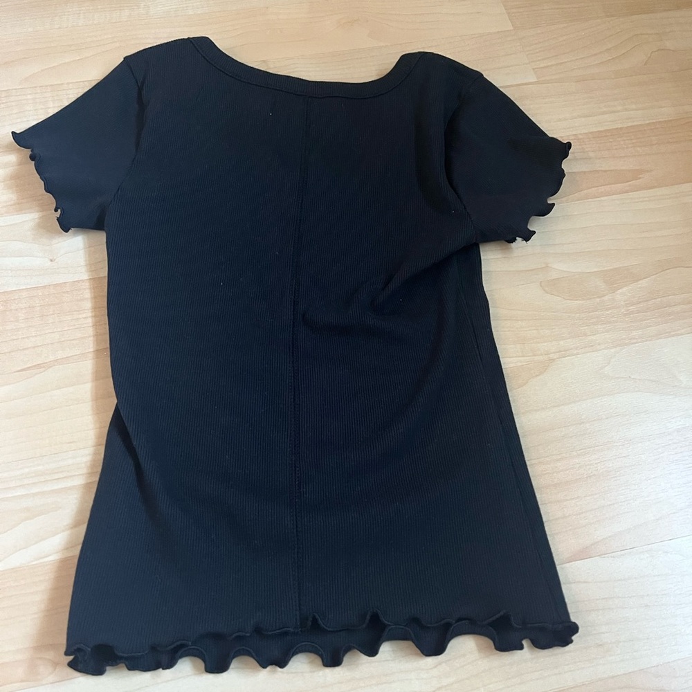 Abercrombie and fitch black crop top.